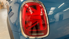 MINI Hatchback 1.5 Cooper Classic 3dr Auto Petrol Hatchback